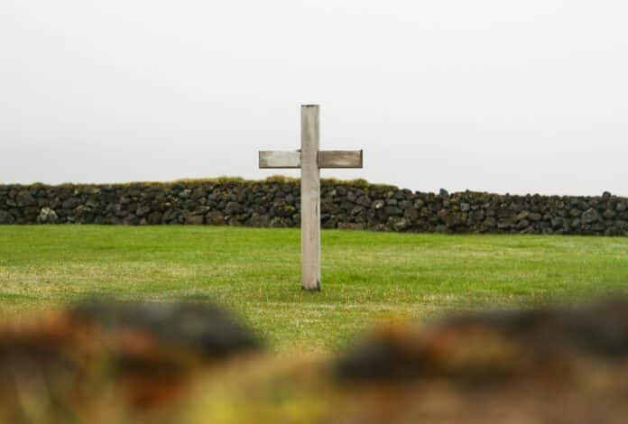 A cross. [Photo by John Thomas on Unsplash.