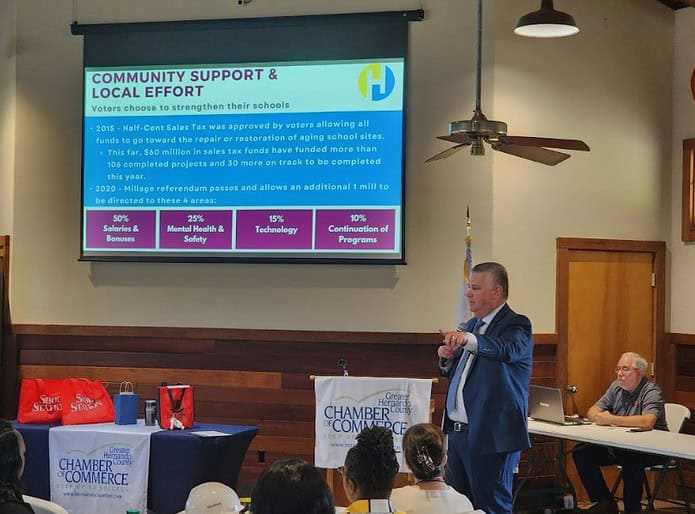 Superintendent Ray Pinder speaks at Wednesday's Chamber meeting. [Photo by Austyn Szempruch]