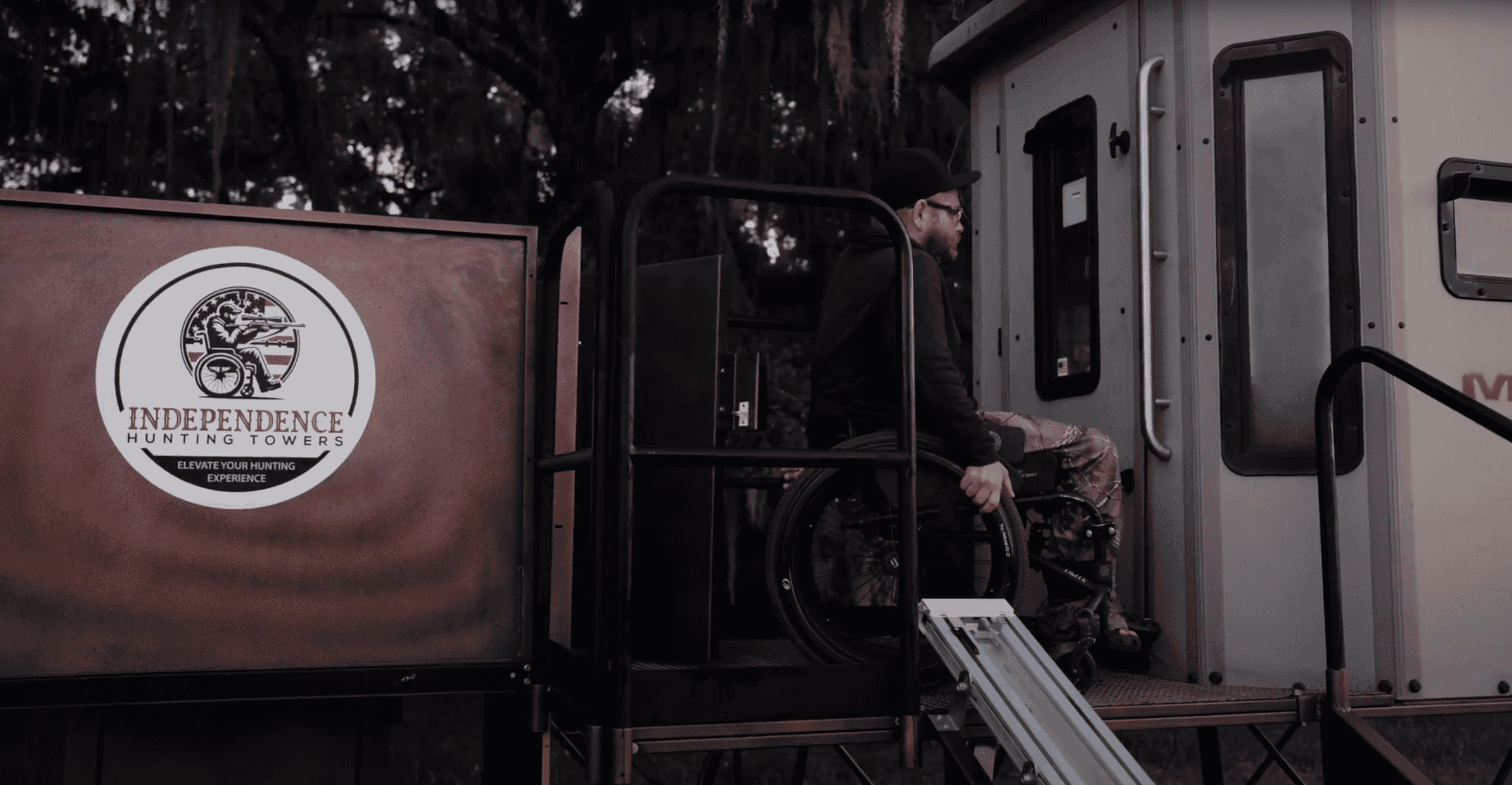 Ryan Kress enters the hunting blind after exiting the elevator. [Promotional video screenshot]