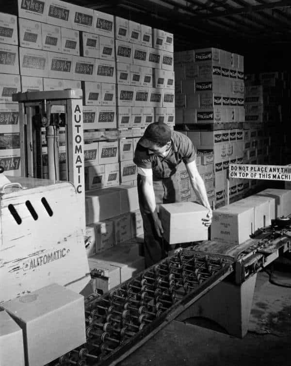 Barron, Charles Lee, 1917-1997. Inside the Lykes Brothers meat canning plant - Tampa, Florida. 1962. [Photo credit: State Archives of Florida, Florida Memory]