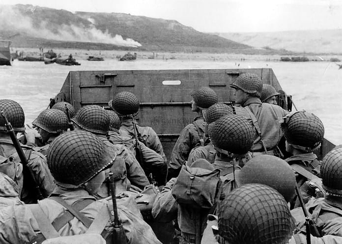 American troops approaching Omaha Beach during the invasion of Normandy on D-Day, 6 June 1944 [Public domain photo]