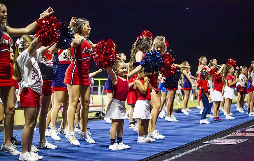 Little Eagles cheering alongside Springstead cheerleaders. (Photo by Hanna Maglio)