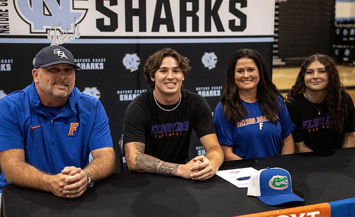 From left to right: Father Rich Hoyt, Jackson Hoyt, Mother Kelly Hoyt and sister Peyton. [Photo by Austen Aupperlee]