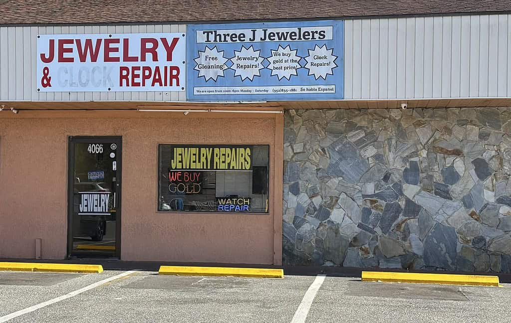 Three J Jewelers on Deltona Blvd in Spring Hill [Credit: HCSO]